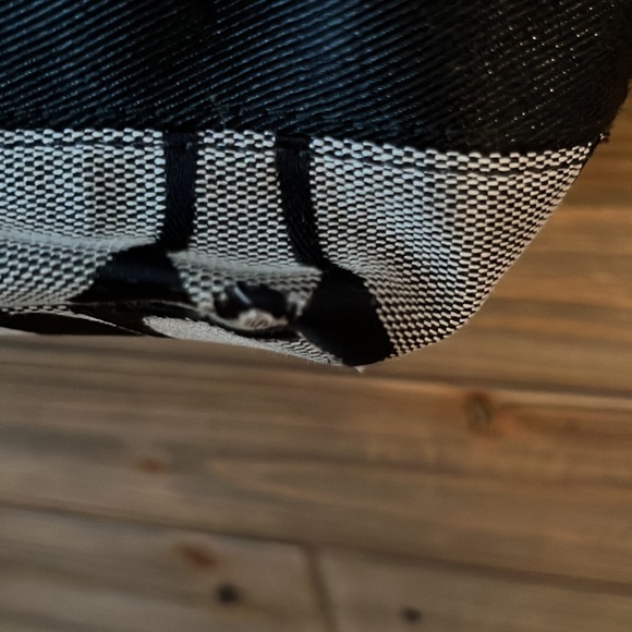 Coach Black Signature Canvas Shoulder Bag - Picture 7 of 9